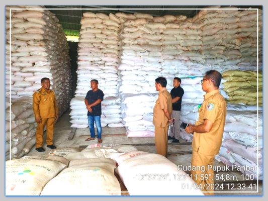 Peninjauan Gudang Pupuk PT. BGR dengan Distributor Duta Sentosa di Desa Tungganamo Kecamatan Pantai Baru.