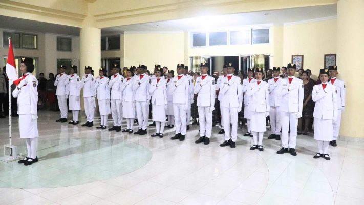 Anggota Paskibraka pada saat mengucapkan ikrar