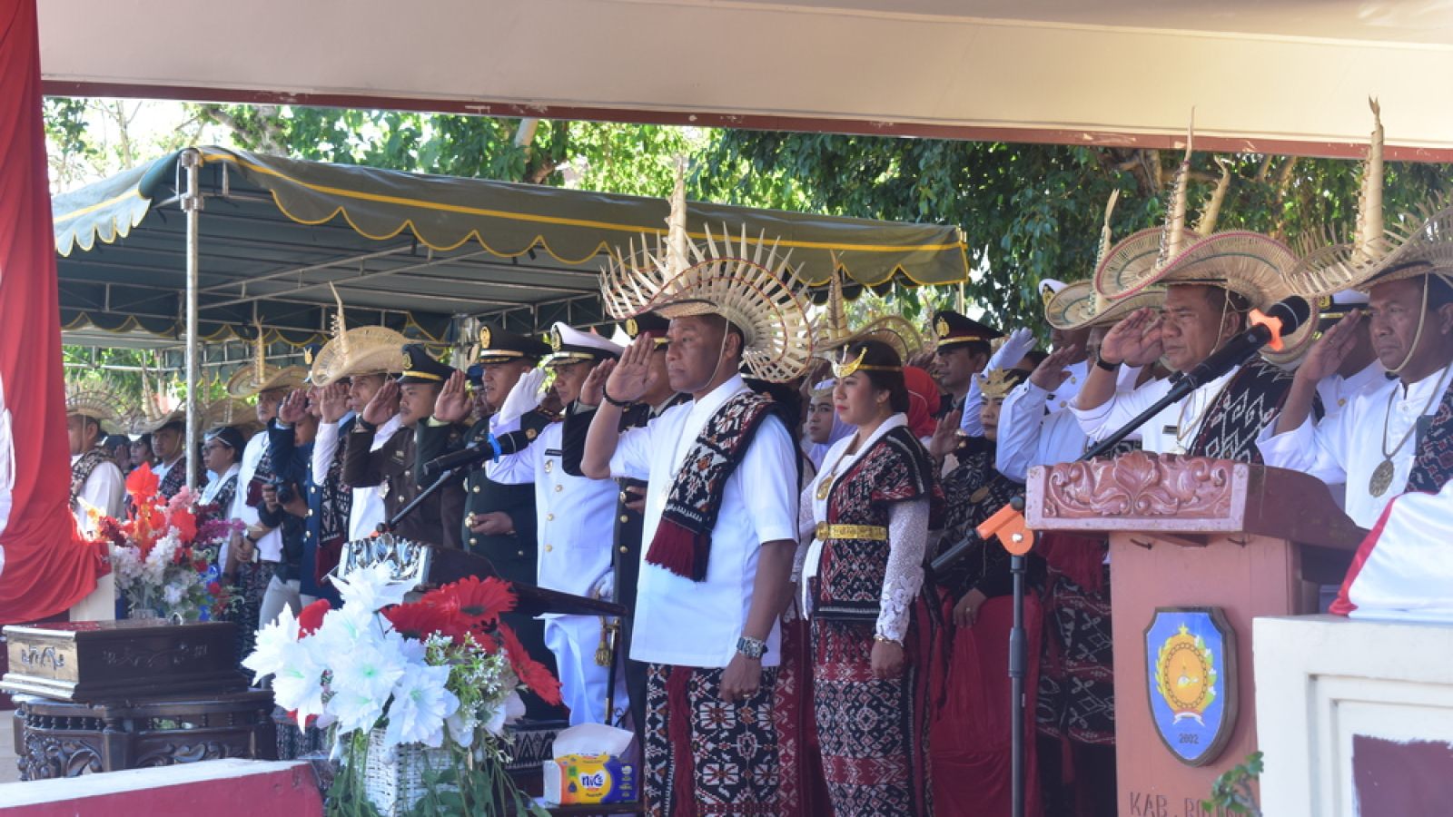 Bupati Rote Ndao memimpin Upacara Pengibaran Bendera