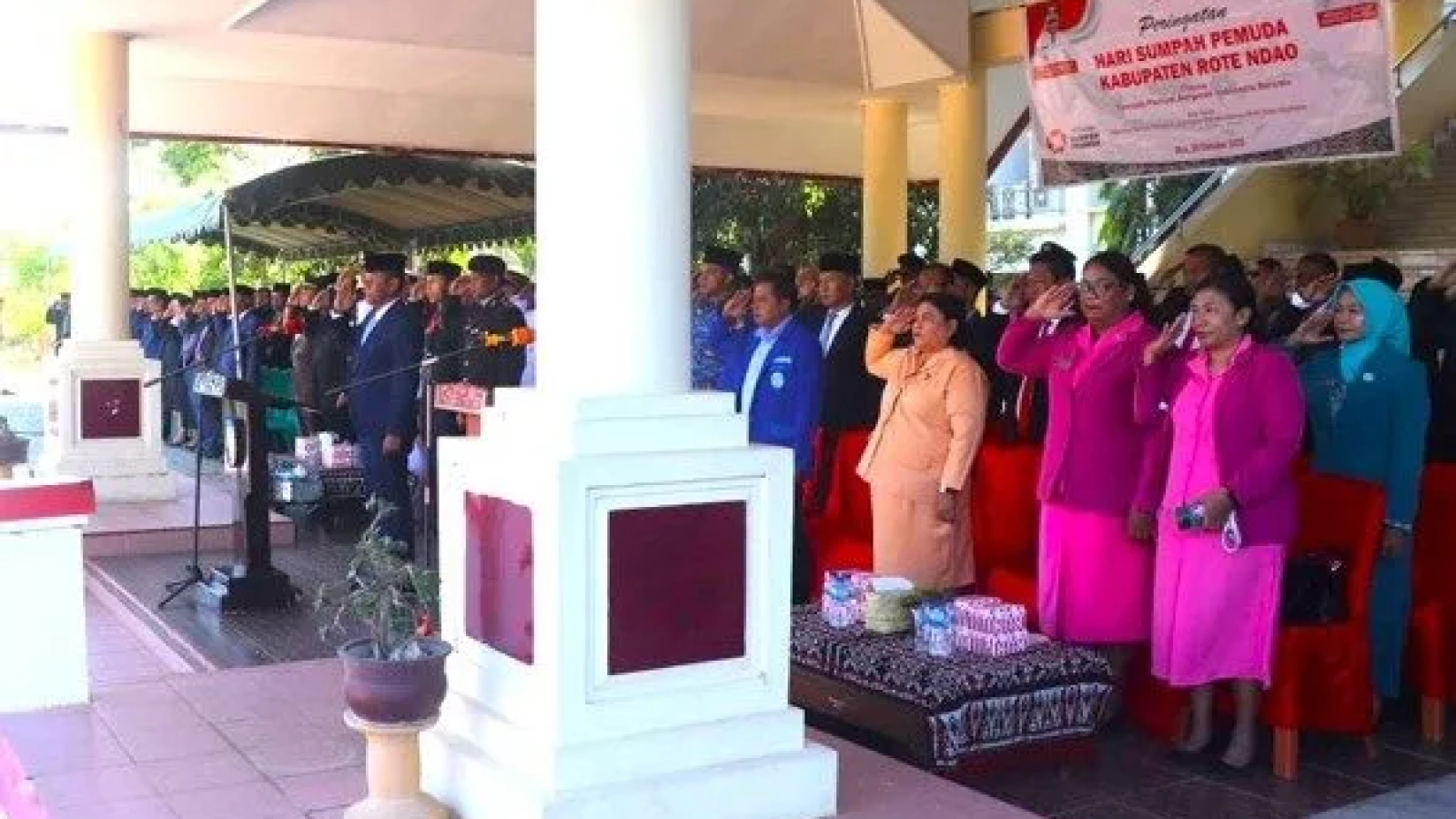 Pemkab Rote Ndao menggelar Uacara Peringatan Hari Sumpah Pemuda ke-97 Tahun 2025 yang dipimpin oleh Bupati Rote Ndao Paulus Henuk, SH selaku Inspektur Upacara.