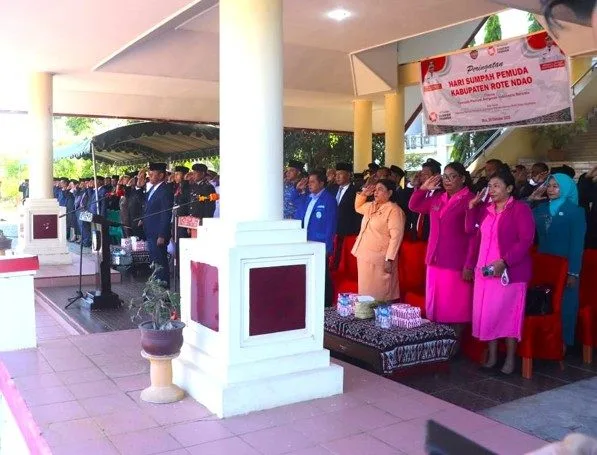 Pemkab Rote Ndao menggelar Uacara Peringatan Hari Sumpah Pemuda ke-97 Tahun 2025 yang dipimpin oleh Bupati Rote Ndao Paulus Henuk, SH selaku Inspektur Upacara.