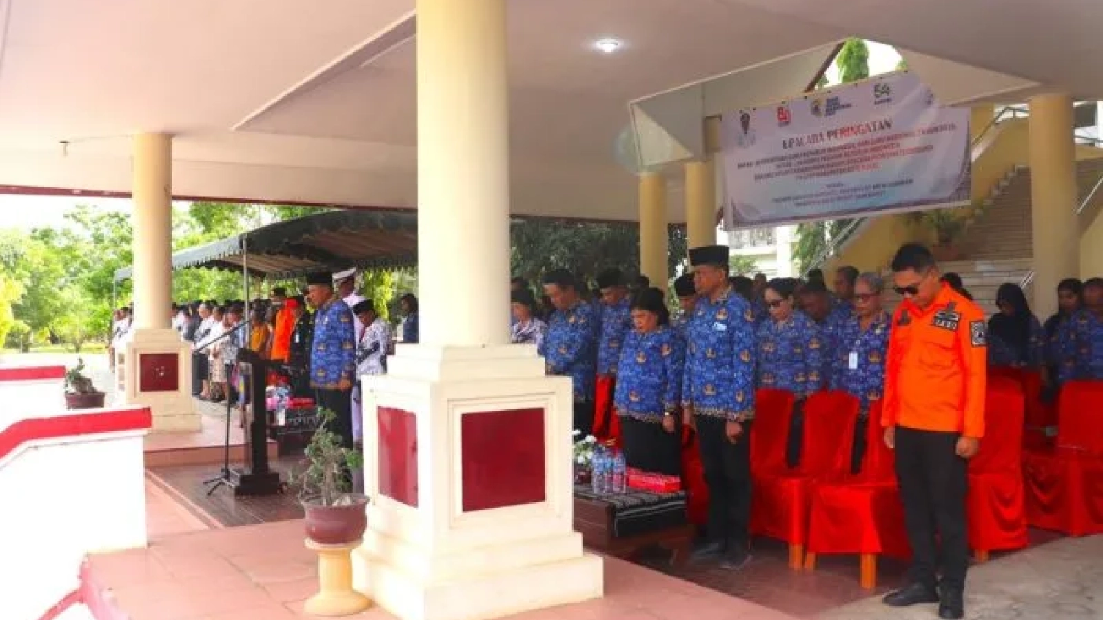 Pemkab Rote Ndao menggelar Upacara Peringatan HUT PGRI ke-80, Hari Guru Nasional, HUT Korpri ke-54 Tahun 2025 serta Apel Siaga Bencana Hidrometeorolgi, Sabtu (29/11/2025).