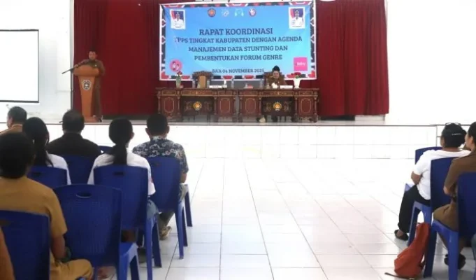 Sekretaris Daerah Kabupaten Rote Ndao Drs. Jonas M. Selly, MM memberikan arahan membuka Rakor Tim Percepatan Penurunsna Stunting (TPPS) Tingkat Kabupaten Rote Ndao.