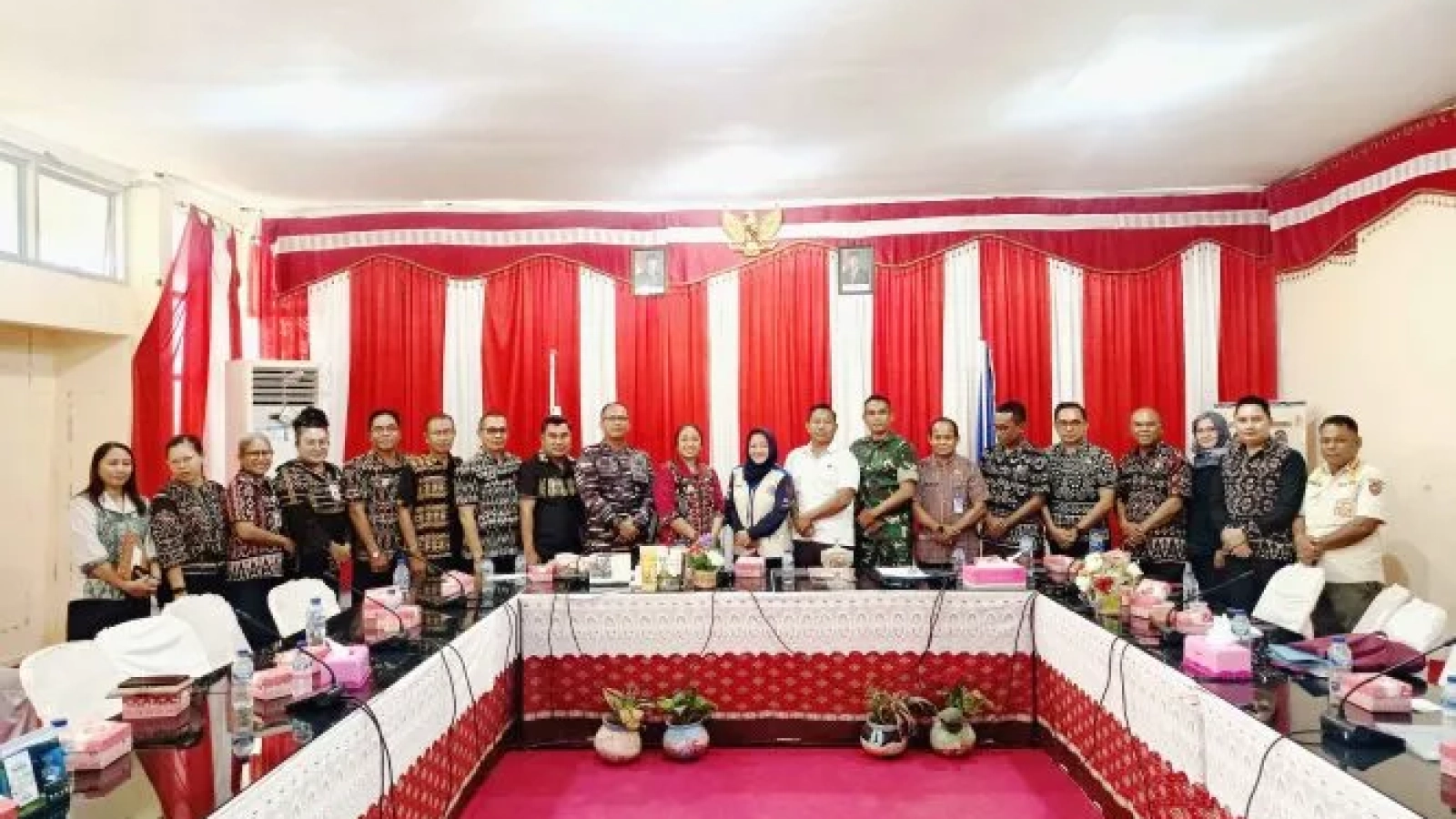 Foto Bersama Wakil Bupati Rote Ndao, Para Kepala OPD dan Perwakilan BNPP