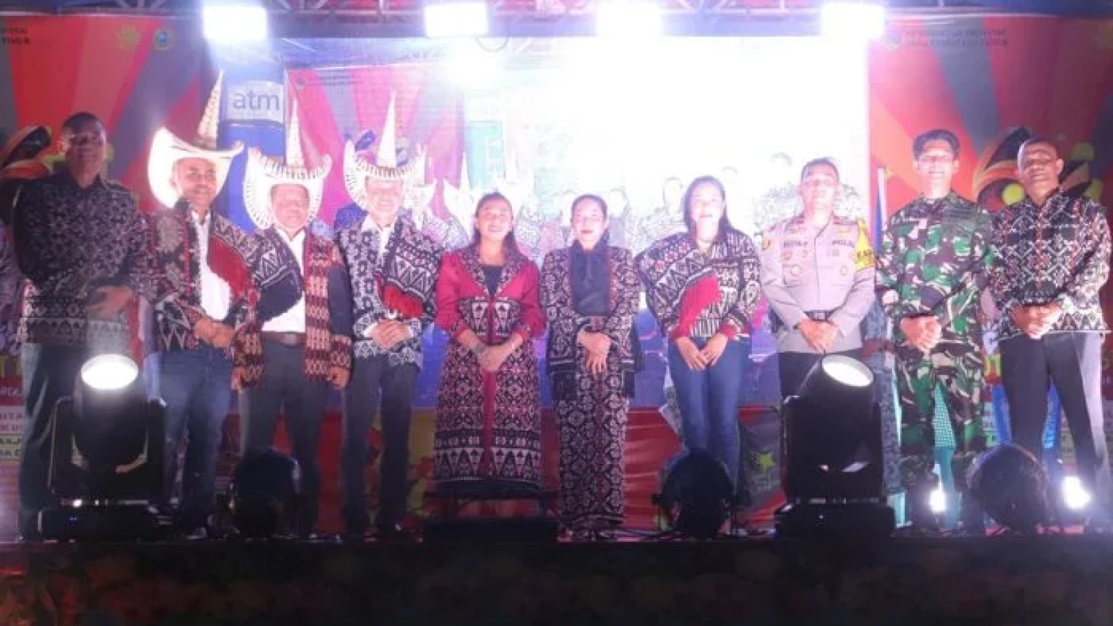 Pembukaan : Acara pembukaan Pameran HUT NTT Ke-67 Tahun 2025 di Rote Ndao.