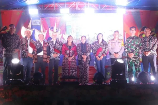 Pembukaan : Acara pembukaan Pameran HUT NTT Ke-67 Tahun 2025 di Rote Ndao.