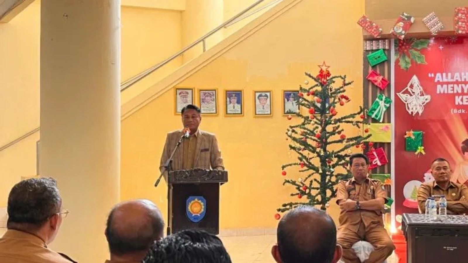 Bupati Rote Ndao Paulus Henuk, SH saat menyampaikan sambutan dalam Kegiatan Penyerahan Dokumen Pelaksanaan Anggaran Tahun 2026