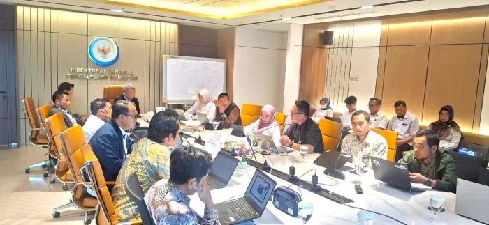 Pertemuan : Pertemuan Bupati Rote Ndao Paulus Henuk dengan Kementerian KP dan BUMN khusus terkait usulan Pembangunan Jobber BBM di Rote Ndao.