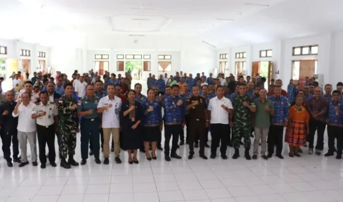 Raker : Peserta rapat kerja bersama Bupati Rote Ndao Paulus Henuk dan Wakil Bupati Apremoi D. Dethan.