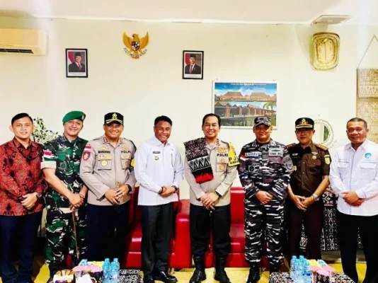 Foto bersama Kapolda NTT, Bupati Rote Ndao, dan Jajaran Forkopimda