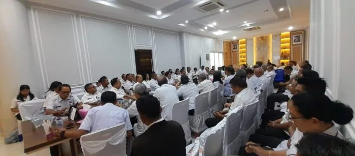 Para peserta Rakor saat sedang mengikuti kegiatan rapat.