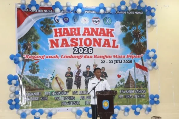 Bupati Paulus Henuk saat memberikan sambutan membuka acara Hari Anak Nasional Tahun 2026