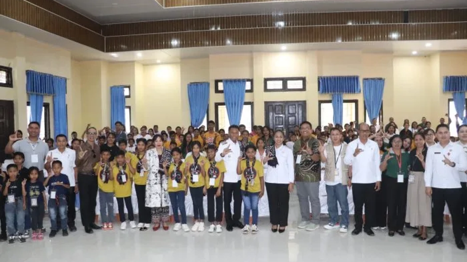 Foto bersama Bupati Rote Ndao usai pembukaan Acara Hari Anak Nasional Tahun 2026 tingkat Kab. Rote Ndao