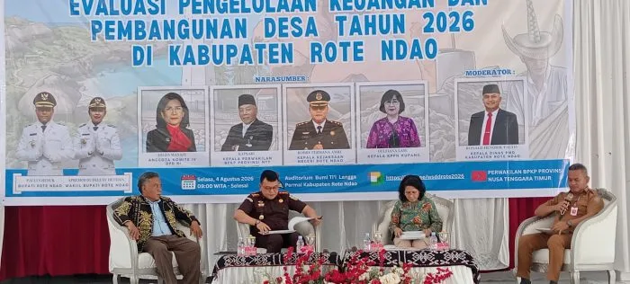 Para Narasumber Workshop Evaluasi Pengelolaan Keuangan dan Pembangunan Desa di Kabupaten Rote Ndao Tahun 2026.