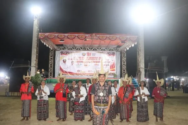 Penampilan peserta lomba Kebalai dari Desa Lidamanu