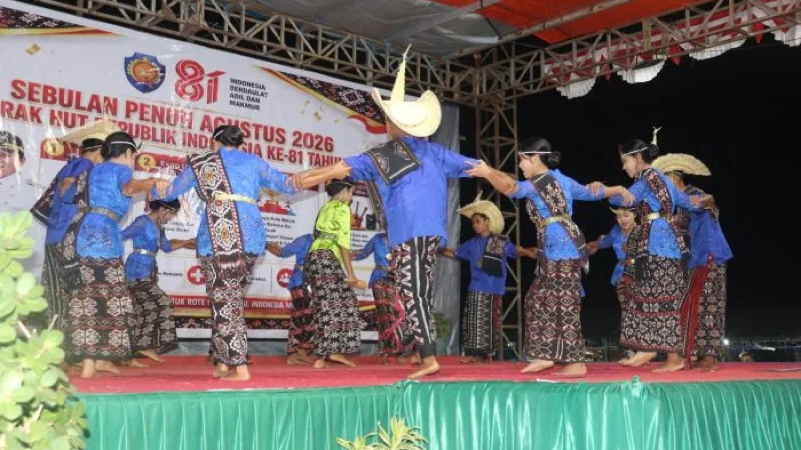 Penampilan peserta lomba Kebalai dari Desa Oetutulu