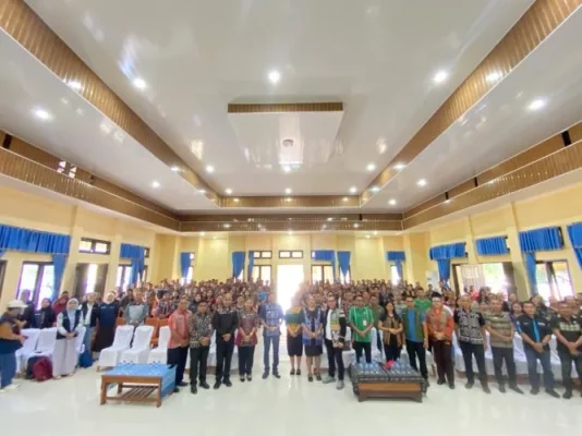Foto bersama usai kegiatan Ruang Berbagi Ilmu.