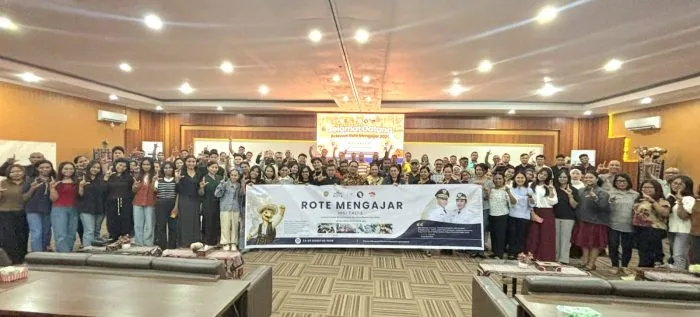 Foto bersama usai pertemuan kegiatan Rote Belajar di Kupang