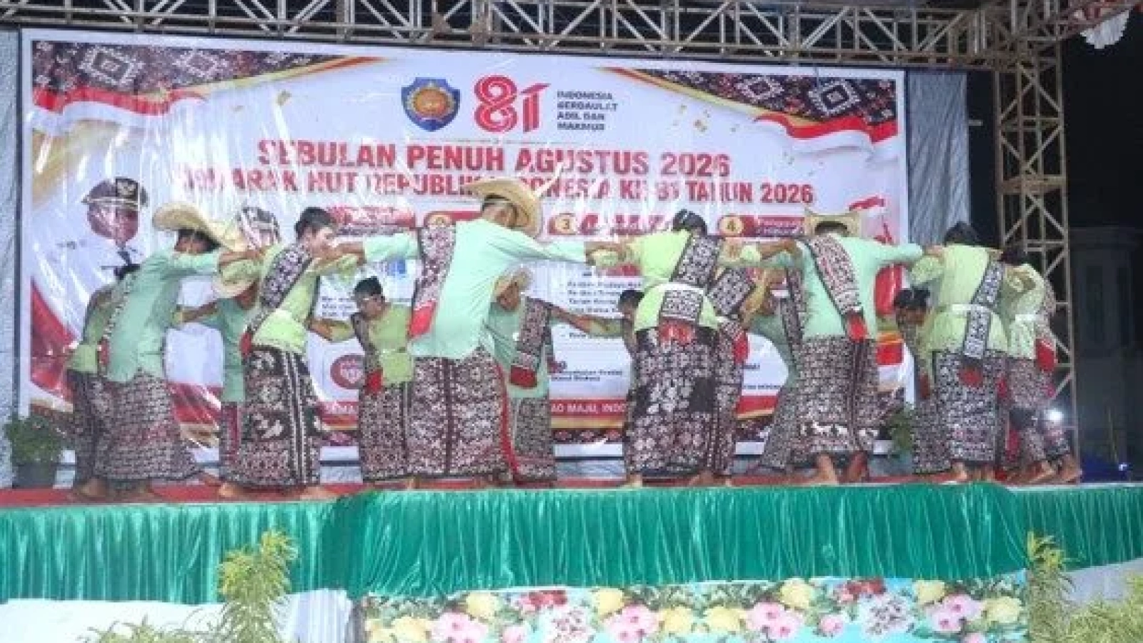 Memeriahkan Semarak HUT RI ke-81, Pemkab Rote Ndao menghadirkan atraksi budaya tarian Kebalai dari desa.