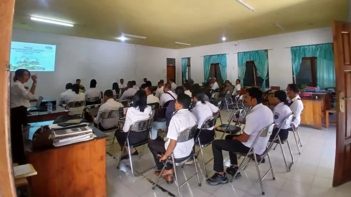 Suasana pertemuan Pemerintah Kabupaten Rote Ndao bersama Badan Pengawasan Keuangan dan Pembangunan (BPKP) yang membahas Penilaian Mandiri SPIP dan Penjaminan Kualitas SPIP sebagai upaya memperkuat tata kelola pemerintahan yang akuntabel, efektif, dan berintegritas di Aula Inspektorat Kabupaten Rote Ndao, Rabu (5/8/2026)
