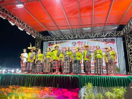 Peserta Lomba Kebalai dari Desa Baadale