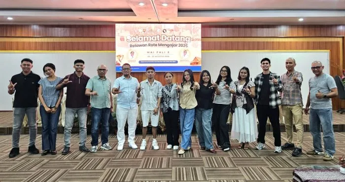 Foto bersama panitia Rote Mengajar