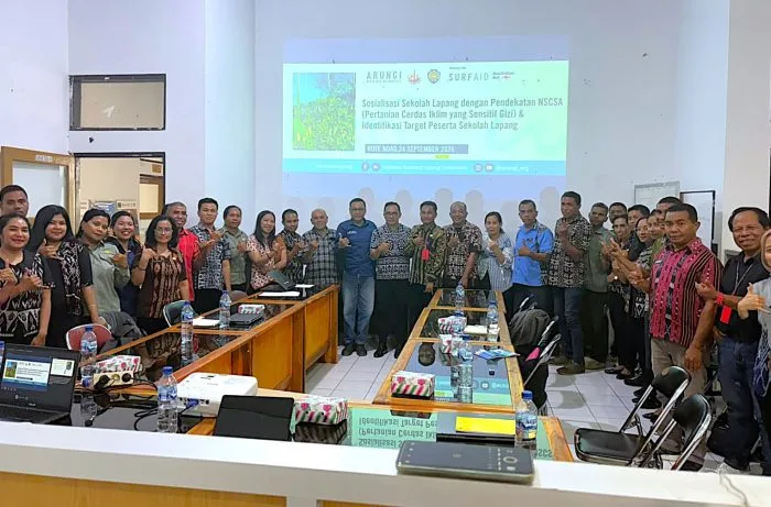 Foto bersama Peserta Sosialisasi Sekolah Lapang NSCSA bertempat di Aula Bapperida Kabupaten Rote Ndao.