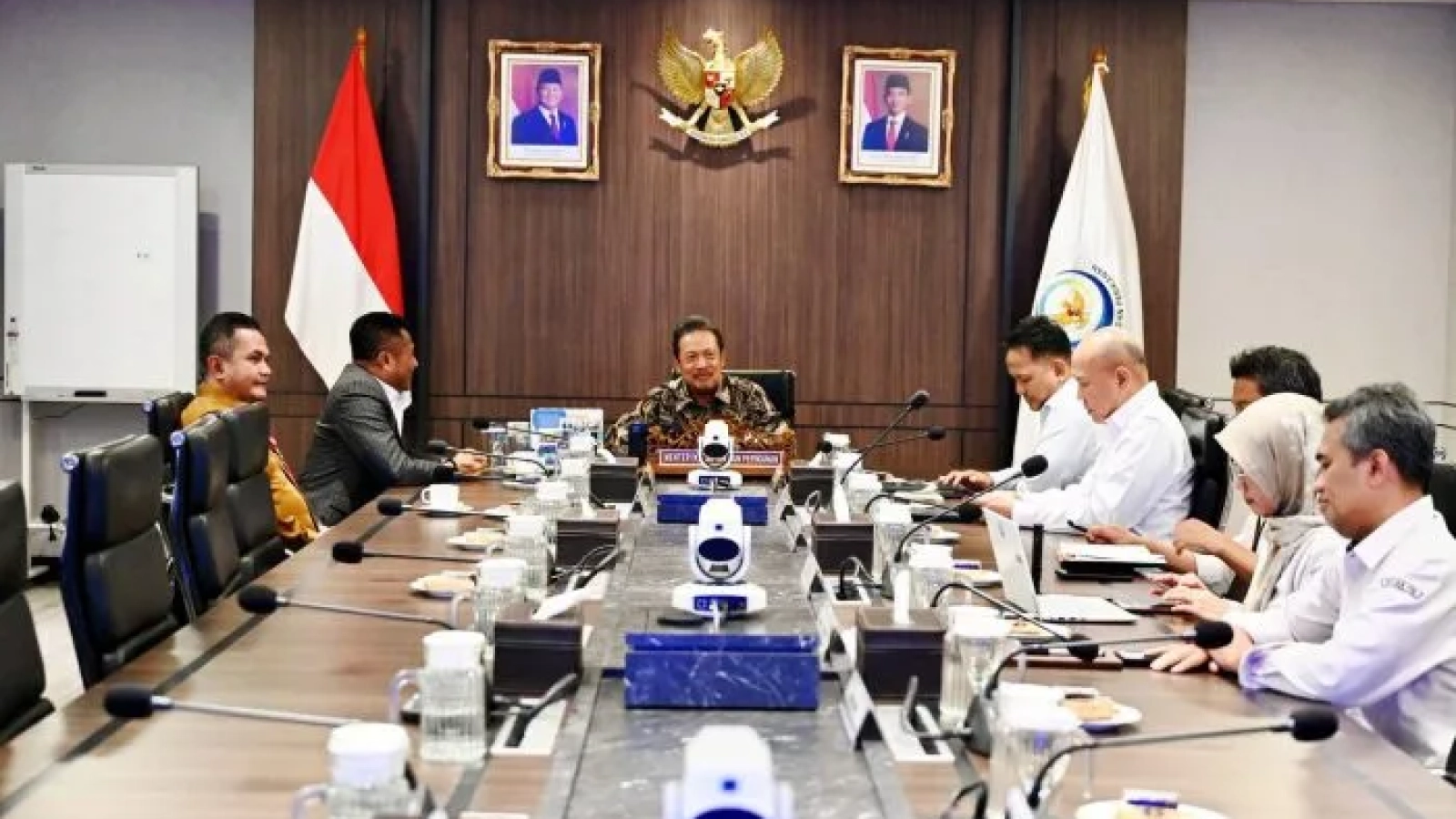 Bupati Rote Ndao bertemu dan berdiskusi langsung dengan Menteri Kelautan dan Perikanan RI di Kantor Kementerian Kelautan dan Perikanan, Senin (28/9/2026).