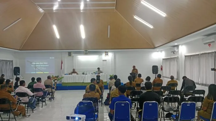 Peserta kegiatan Audiemsi Program NTT Net-Zero Emissions (NZE) 2050 dan Inisiasi Peta Jalan Rote Ndao 100% Energi Terbarukan