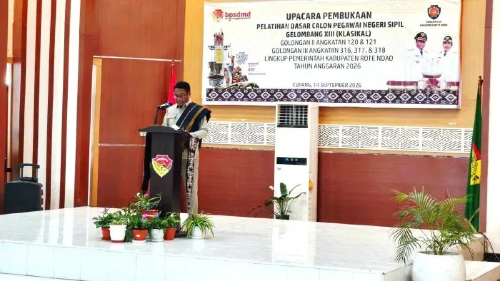 Bupati Rote Ndao Paulus Henuk membuka tahapan klasikal Latsar CPNS Gelombang XIII Tahun 2026 di BPSDMD Provinsi NTT.