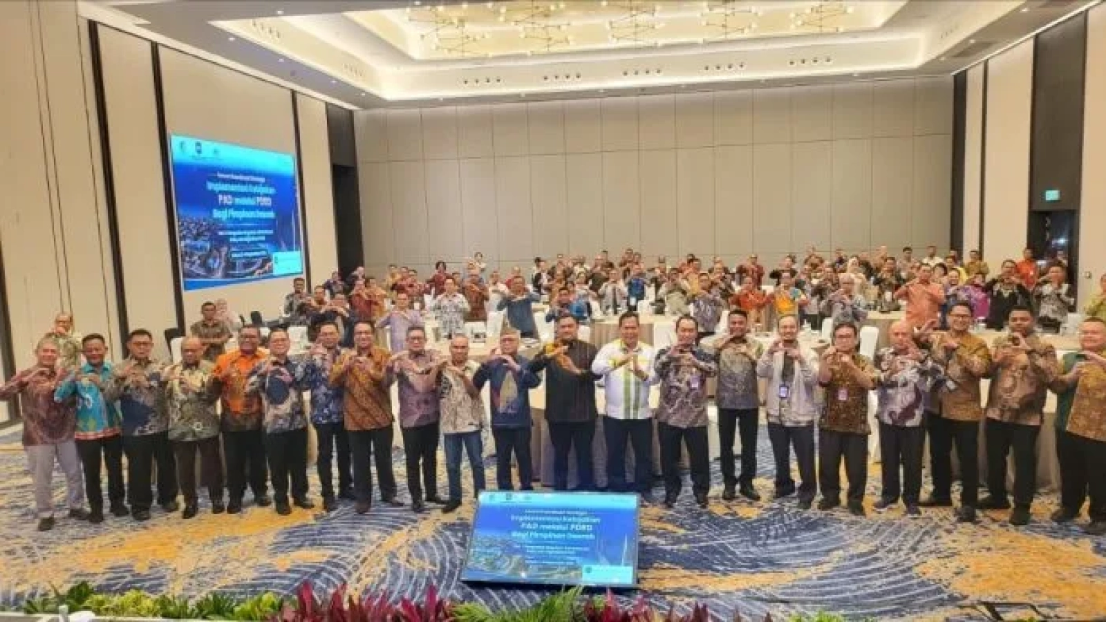 Foto bersama pada Workshop Koordinasi Strategis Implementasi Kebijakan PAD melalui PDRD bagi Pimpinan Daerah di Hotel Four Points, Bekasi Selatan, Kota Bekasi, Jawa Barat, Kamis (3/9/2026).