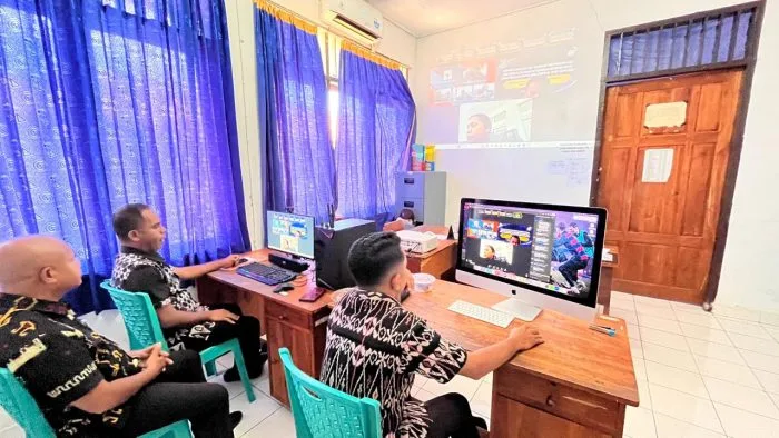 Staf Sekretariat PPID Utama mengikuti kegiatan Diseminasi dan SAQ Monev KIP tahun 2026.
