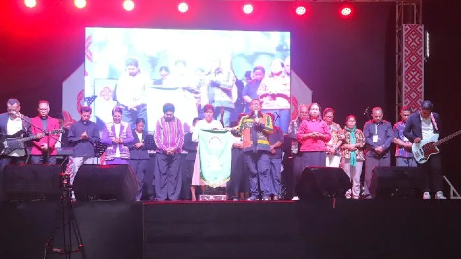 Ibadah Penyegaran Iman (IPI) Malam Pertama dalam rangkaian Perayaan Hari Ulang Tahun ke-25 Persekutuan Doa GMIT.