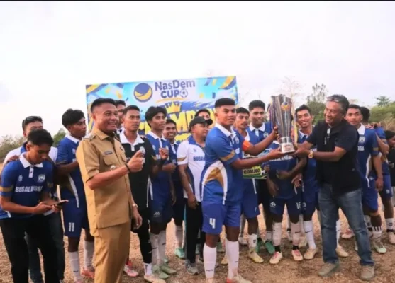 Bupati Rote Ndao bersama juara Nasdem Cup 2026.