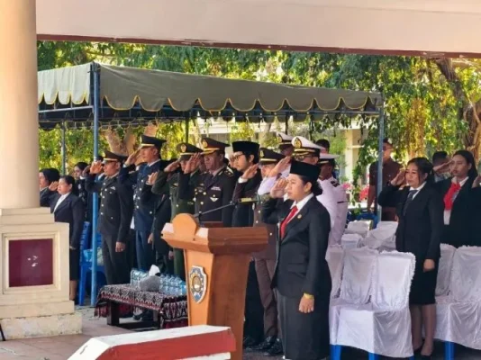 Wakil Bupati Rote Ndao Apremoi D. Dethan saat memimpin Upacara memperingati Hari Sumpah Pemuda.
