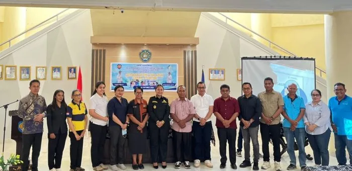 Foto bersama usai kegiatan rapat koordinasi dalam agenda Genting (Gerakan Orang Tua Asuh Cegah Stunting) bersama Tim Percepatan Penurunan Stunting (TPPS)
